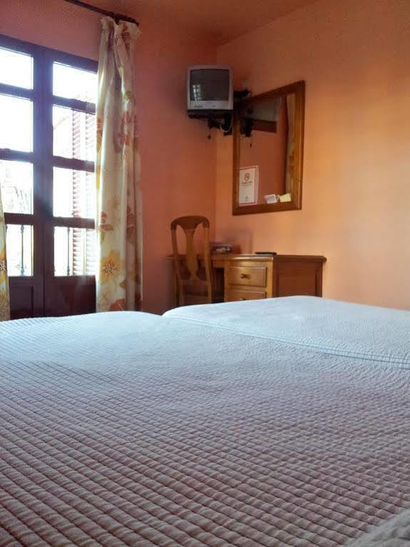 Hostal Rio De Oro Alcalá la Real Exterior foto